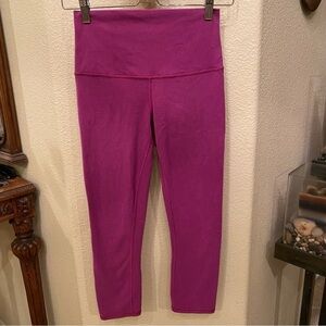 LULULEMON Women Pink Barbie Athletic Cropped Pants Size 2-4